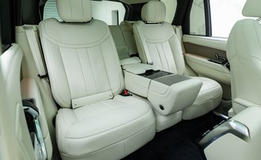 Land Rover Range Rover P510e First Edition 15