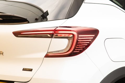 Renault Captur TECHNO E-TECH 9