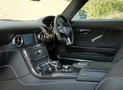 Mercedes-Benz SLS AMG Roadster 21