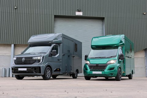 Vauxhall Movano BRAND NEW PRE REG DELIVERY MILES 3.5 TON HORSE BOX STALLION BUILT  25
