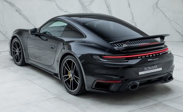 Porsche 911 Turbo S (992) 12