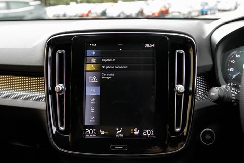 Volvo XC40 T3 R-DESIGN 32