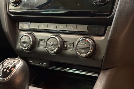 Skoda Octavia 1.4 TSI SE L Hatchback 5dr Petrol Manual Euro 6 (s/s) (150 ps) 40