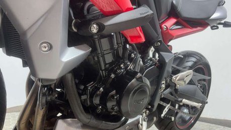 Triumph Street Triple R 2014 ONLY 15K NEW MOT ARROW EXHAUST VERY CLEAN NAKED 30