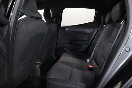 Renault Clio ICONIC TCE BOSE 41