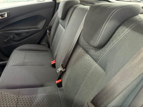 Ford Fiesta 1.6 TDCi ECOnetic DPF Titanium 5dr 23