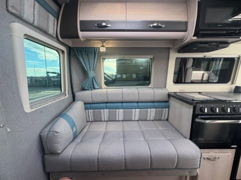 Auto-Sleepers Fairford BLUEHDI 435 L4H2 W/V 9