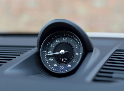 Porsche 911 Carrera S (992) 18