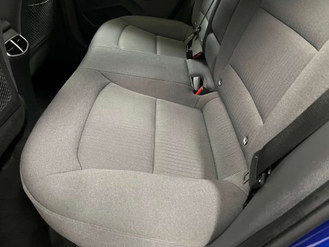 Hyundai IONIQ 1.6 IONIQ First Edition FHEV Semi-Auto 5dr 37