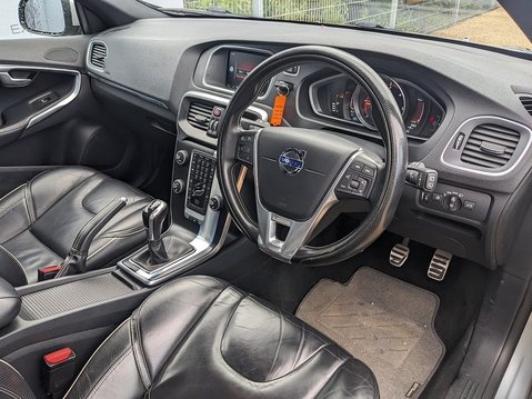 Volvo V40 D2 R-DESIGN LUX NAV 14