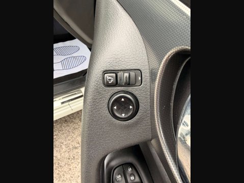 Nissan Qashqai 1.5 Qashqai N-Connecta dCi 5dr 38