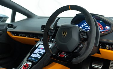Lamborghini Huracan Tecnica 10