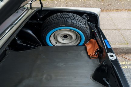 Mercedes-Benz S Class 300SE Fintail W112 "Königsflosse" 28