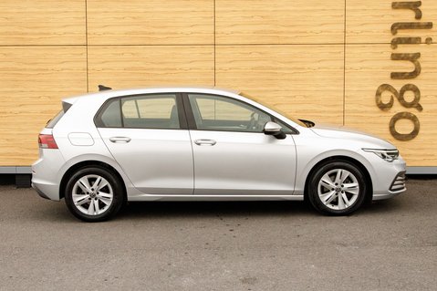 Volkswagen Golf LIFE TSI 12