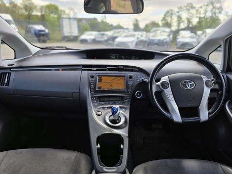 Toyota Prius 1.8 VVT-h T Spirit Hatchback 5dr Petrol Hybrid CVT Euro 5 (s/s) (136 ps) 6