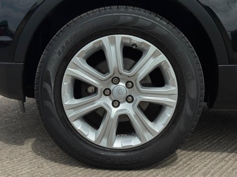 Land Rover Range Rover Evoque 2.0 eD4 SE Tech FWD Euro 6 (s/s) 5dr 9