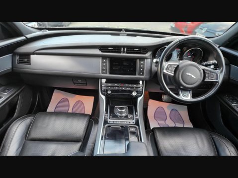 Jaguar XF R-SPORT 11