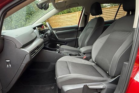 Volkswagen Golf ACTIVE TSI 44