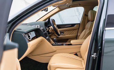 Bentley Bentayga W12 Mulliner 15