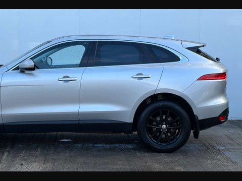 Jaguar F-Pace 2.0 F-PACE Prestige AWD D Auto 4WD 5dr 72