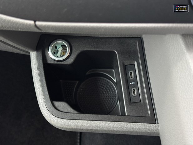 Volkswagen Transporter AUTO Crew Cab 204ps SWB L1H1 T32 Kombi Highline Air Con Cam EURO 6 42
