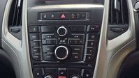 Vauxhall Astra 1.6 16v Exclusiv Hatchback 5dr Petrol Auto Euro 5 (115 ps) 28