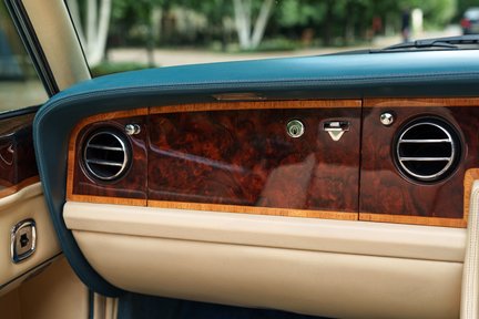 Rolls-Royce Corniche IV 25