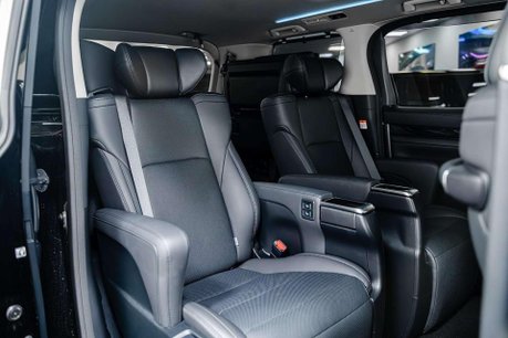 Toyota Alphard 2.5 MPV 2.5 SUV Automatic Petrol 23