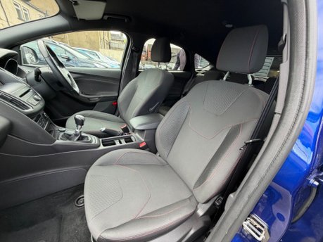 Ford Focus ST-LINE X 14