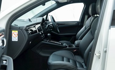 Porsche Macan GTS 14