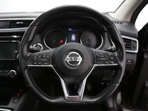 Nissan Qashqai 1.5 dCi N-Connecta Euro 6 (s/s) 5dr 10