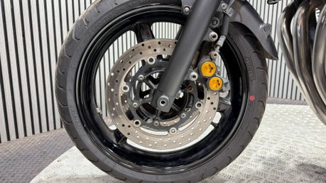 Yamaha XJR1300 RACER 2015 13K MOT MARCH 2027 WARRANTY MUSCLE BIKE 24