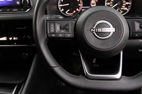 Nissan Qashqai DIG-T ACENTA PREMIUM MHEV 19