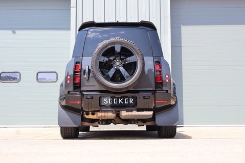Land Rover Defender 110 2023 D300 HARD TOP X-DYNAMIC  5