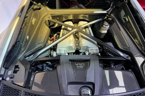 Audi R8 5.2 FSI V10 Plus S Tronic quattro Euro 6 (s/s) 2dr 21