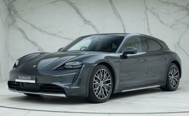 Porsche Taycan 4S Cross Turismo 1