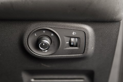 MG ZS EXCLUSIVE T-GDI 11