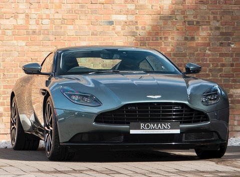 Aston Martin DB11 V8 1
