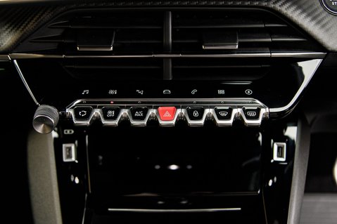 Peugeot 208 GT PREMIUM 30