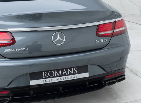 Mercedes-Benz S63 AMG Coupe 24