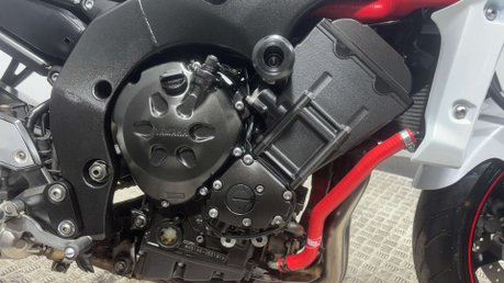 Yamaha FZ1 FAZER 2011 ONLY 19K VERY CLEAN 1000CC NAKED MOT SERVICED 26