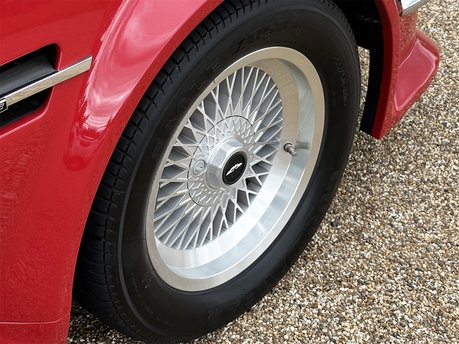 Aston Martin V8 VOLANTE 50