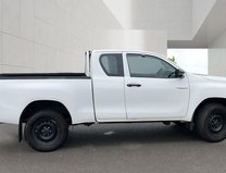 Toyota Hilux Active | 2.4 LT | Extended Cab | Tow Bar | Air Con | EURO 6 3