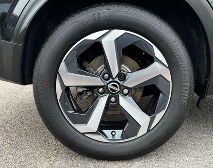 Nissan Qashqai 1.3 Qashqai N-Connecta DiG-T MHEV 5dr 14