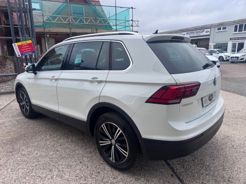 Volkswagen Tiguan SE NAV TSI 7