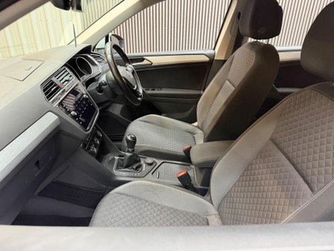 Volkswagen Tiguan 2.0 TDI SE Navigation 4Motion Euro 6 (s/s) 5dr 55