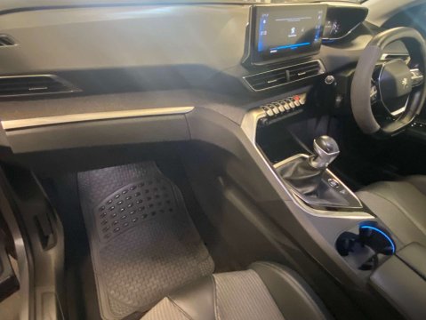 Peugeot 5008 1.2 5008 Allure Premium PureTech S/S 5dr 41