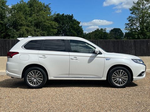 Mitsubishi Outlander PHEV DESIGN 5