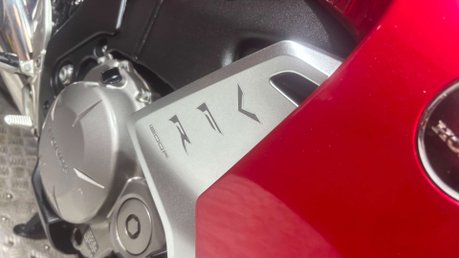 Honda VFR1200F VFR 1200 2014 ONLY 26K LUGGAGE NEW MOT WARRANTY TOURER 26