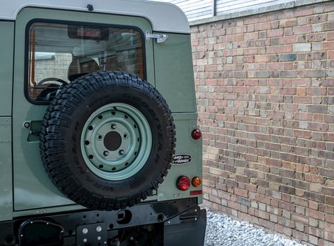 Land Rover Defender 90 Heritage Hard Top 20